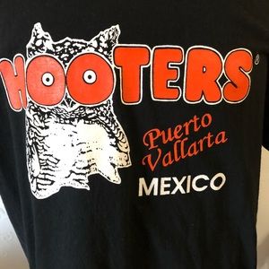 Hooters shirt